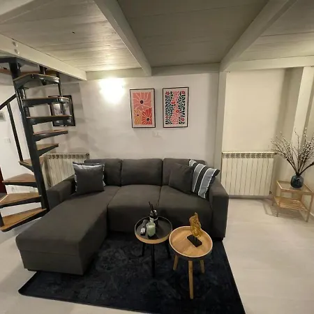 Vittoria San Donato Apartment *